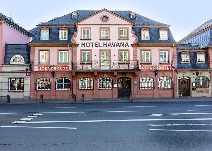 Hotel near College: Hotel Havana